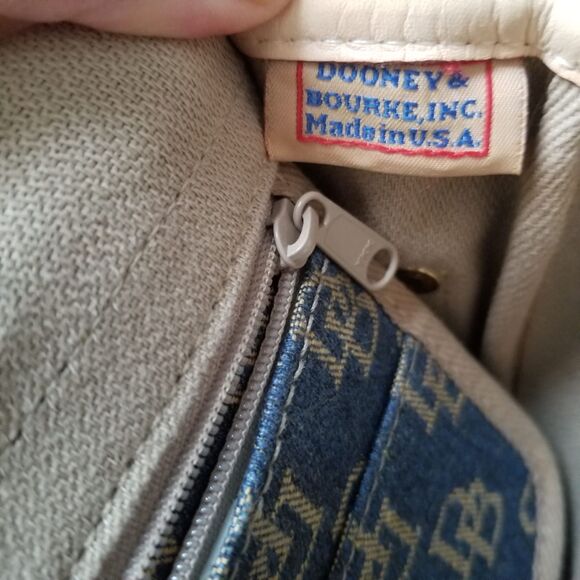 Vintage Dooney & Bourke Small Saddle Crossbody - Picture 8 of 12